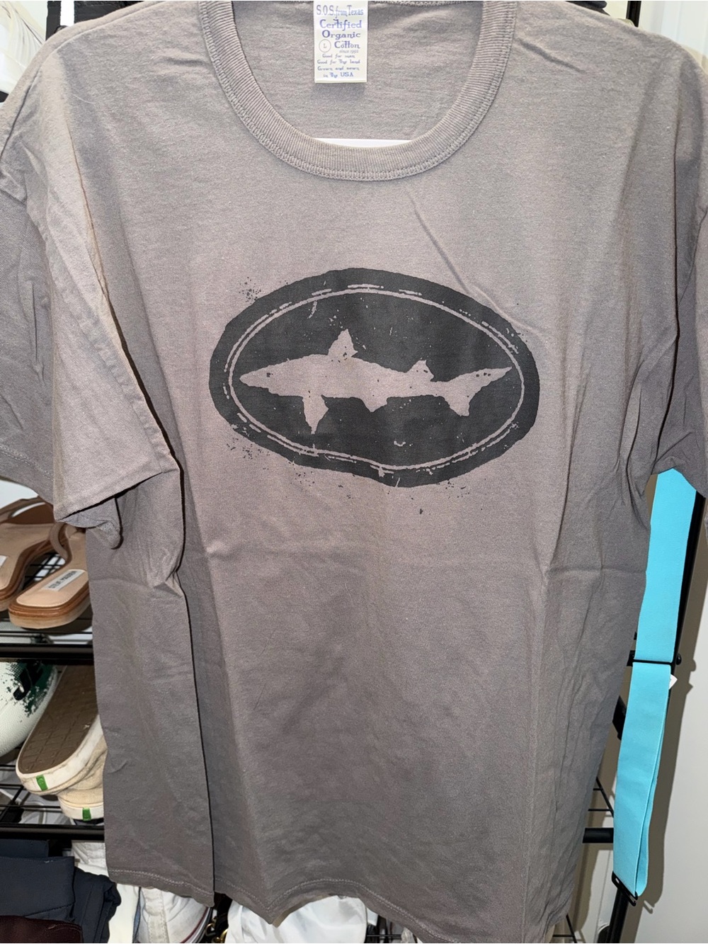 Men's Dogfish Head Brewery Gray Graphic Short-Sleeve T-Shirt - Shark Emblem